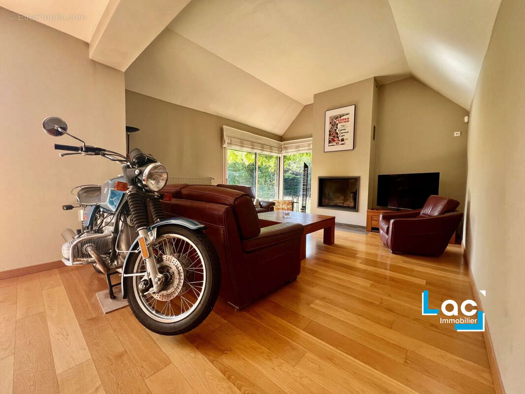 Maison à PERONNE-EN-MELANTOIS