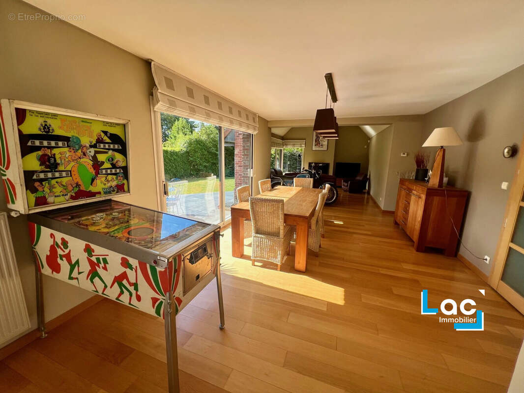 Maison à PERONNE-EN-MELANTOIS