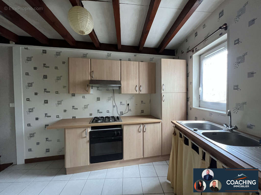 Maison à SAINT-REMY-EN-BOUZEMONT-SAINT-GENEST-ET-ISSON