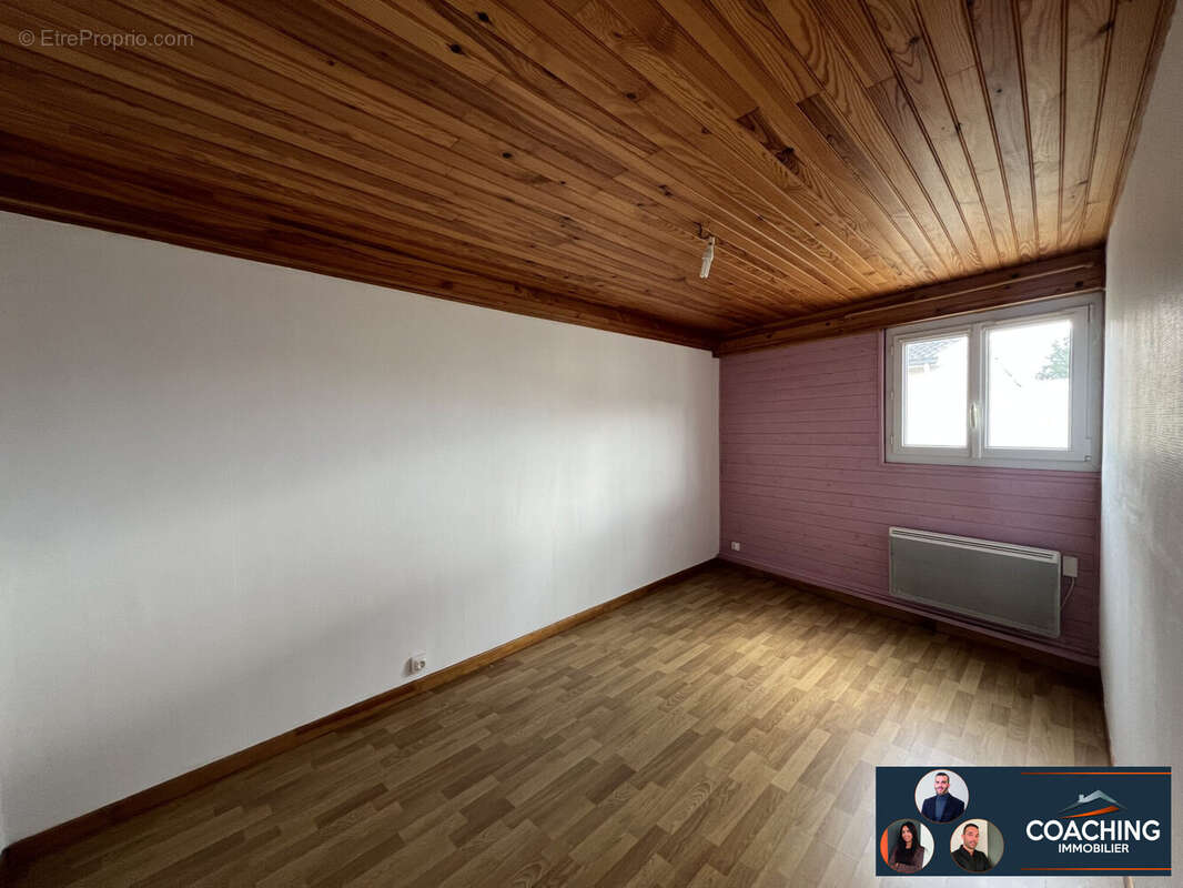 Maison à SAINT-REMY-EN-BOUZEMONT-SAINT-GENEST-ET-ISSON