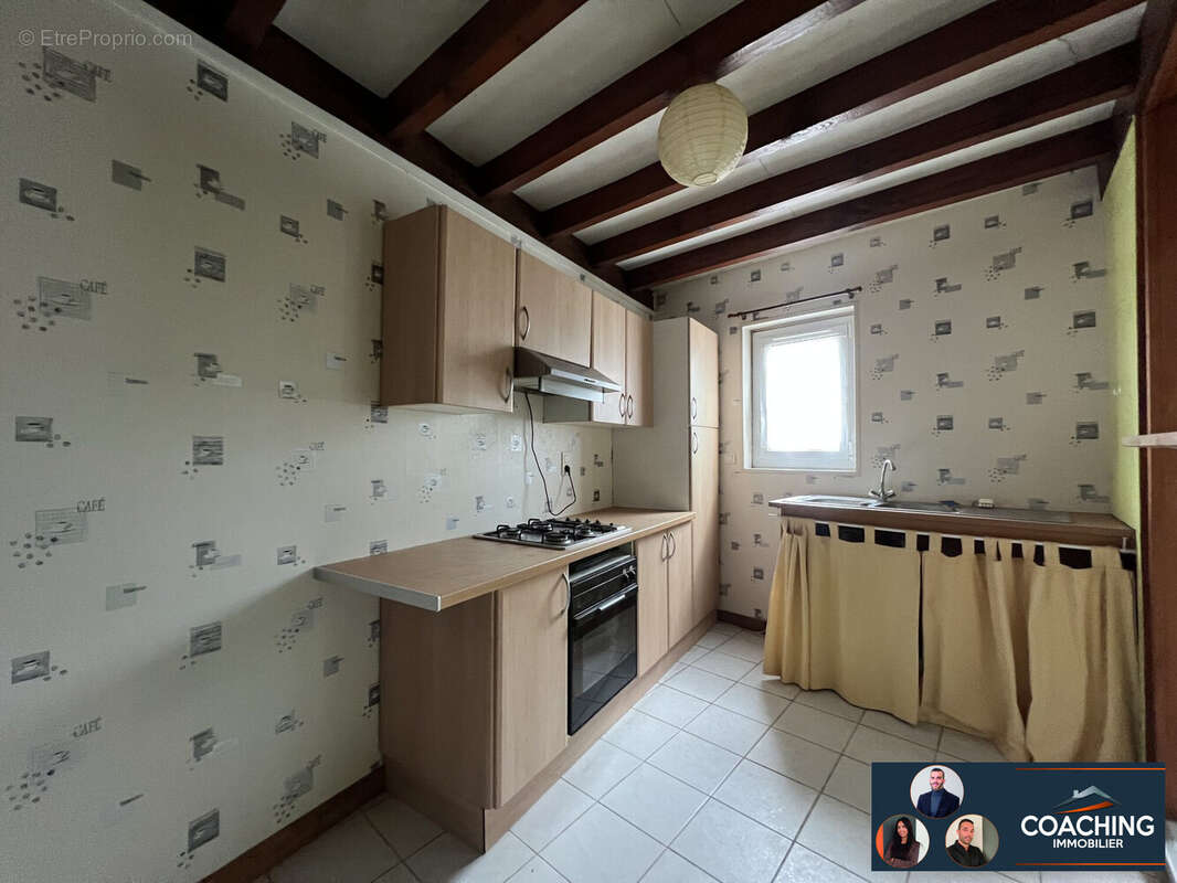 Maison à SAINT-REMY-EN-BOUZEMONT-SAINT-GENEST-ET-ISSON