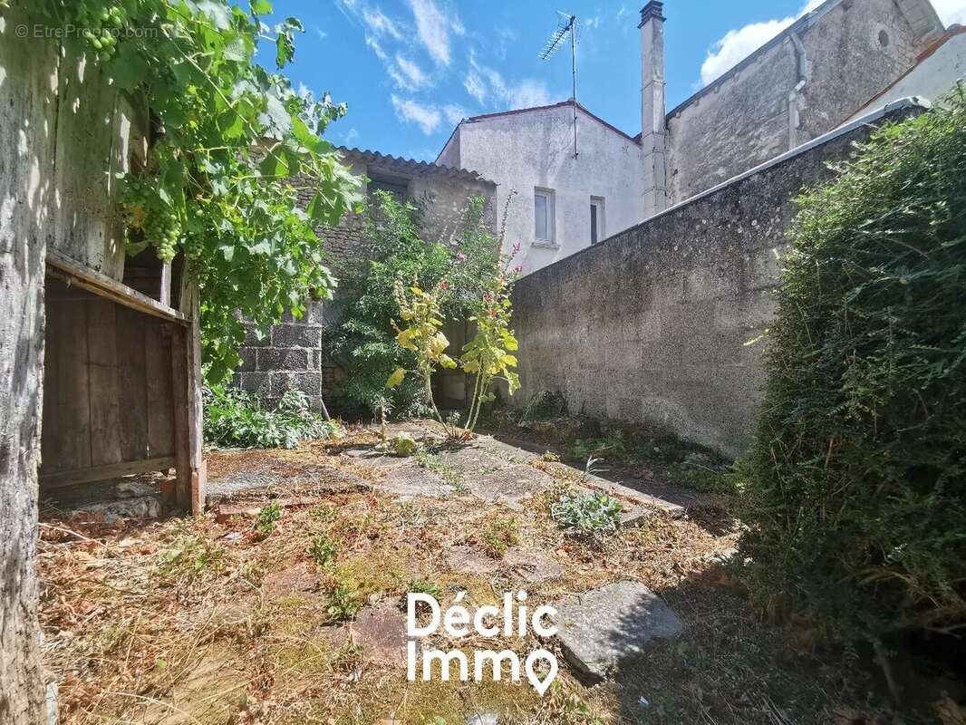 Maison à SAINT-PIERRE-LE-VIEUX