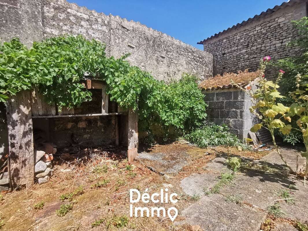 Maison à SAINT-PIERRE-LE-VIEUX