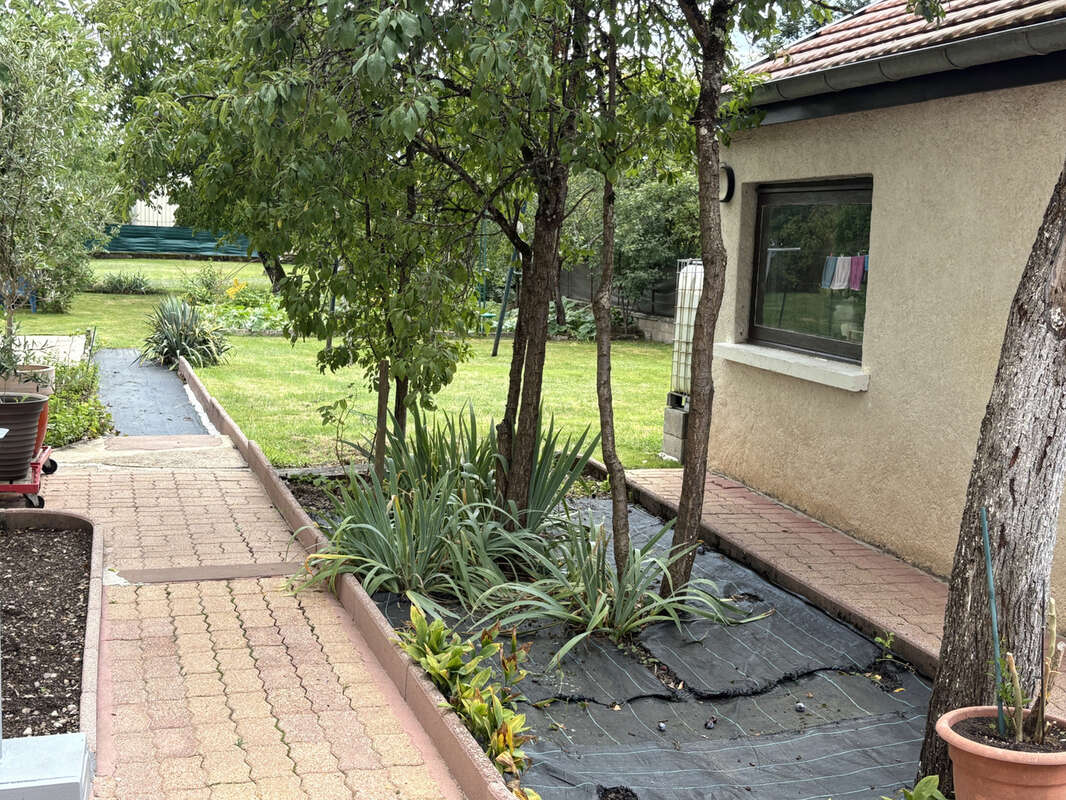 Maison à SAINT-LOUP-SUR-SEMOUSE