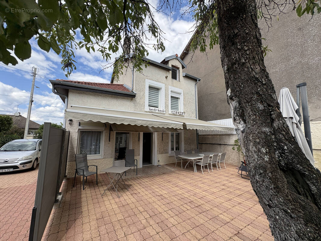 Maison à SAINT-LOUP-SUR-SEMOUSE