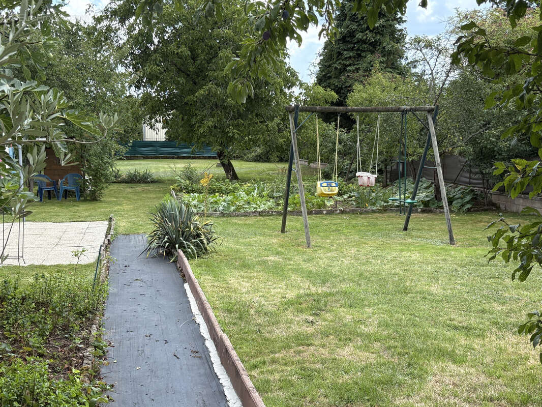 Maison à SAINT-LOUP-SUR-SEMOUSE