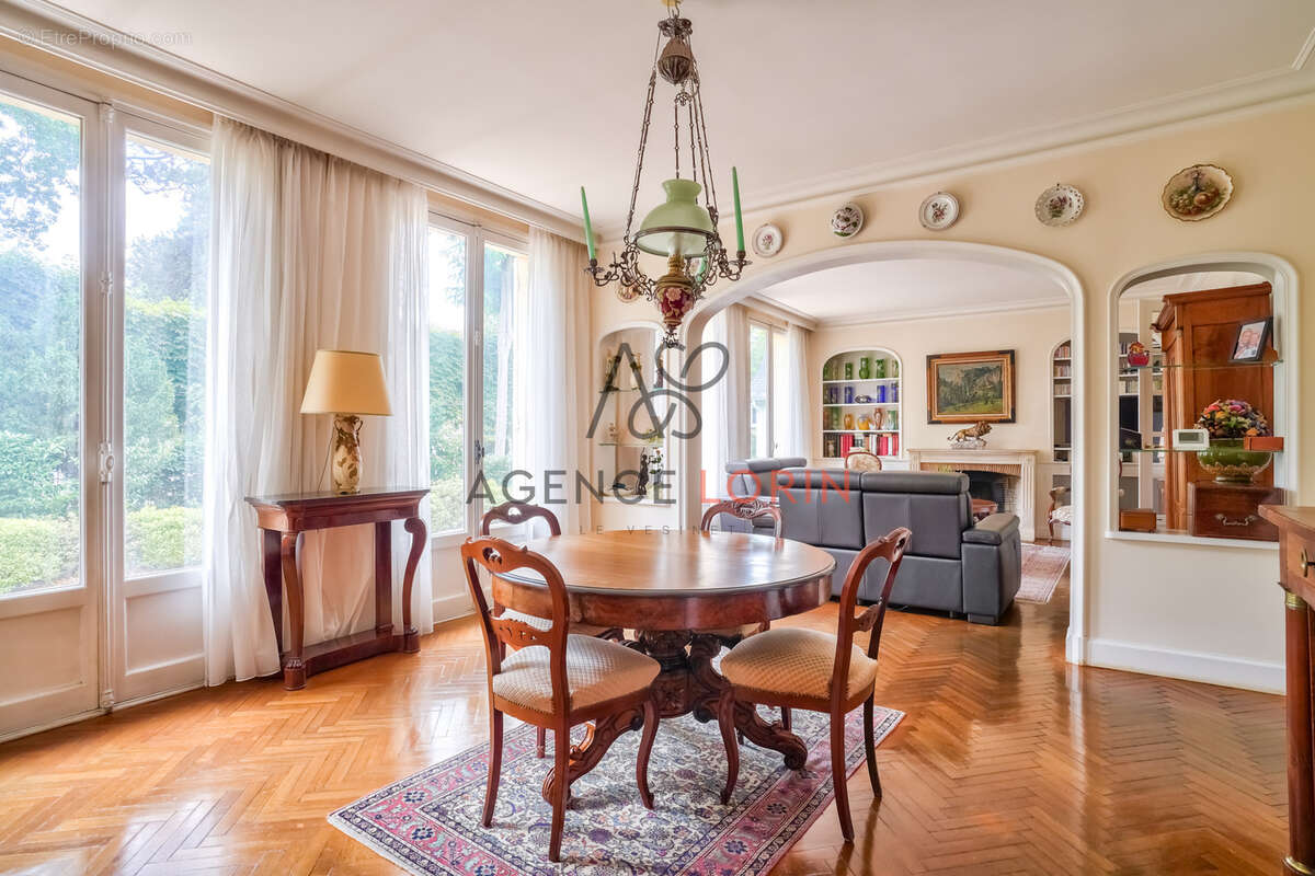 Maison à LE VESINET