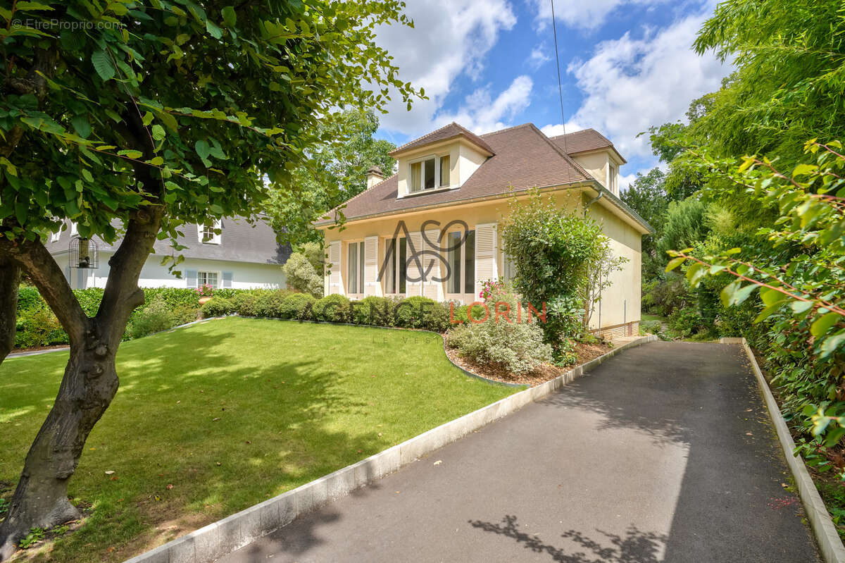 Maison à LE VESINET