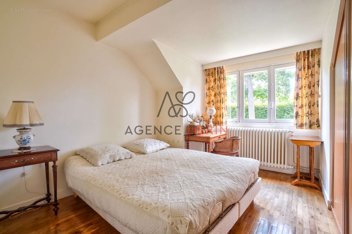 Maison à LE VESINET