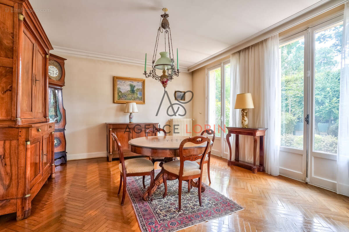 Maison à LE VESINET