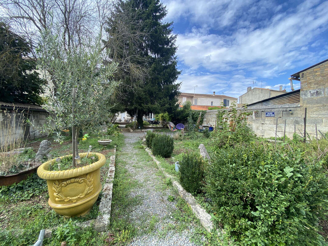 Maison à GOND-PONTOUVRE