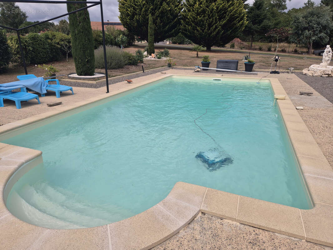 Maison à COGNAC-LA-FORET