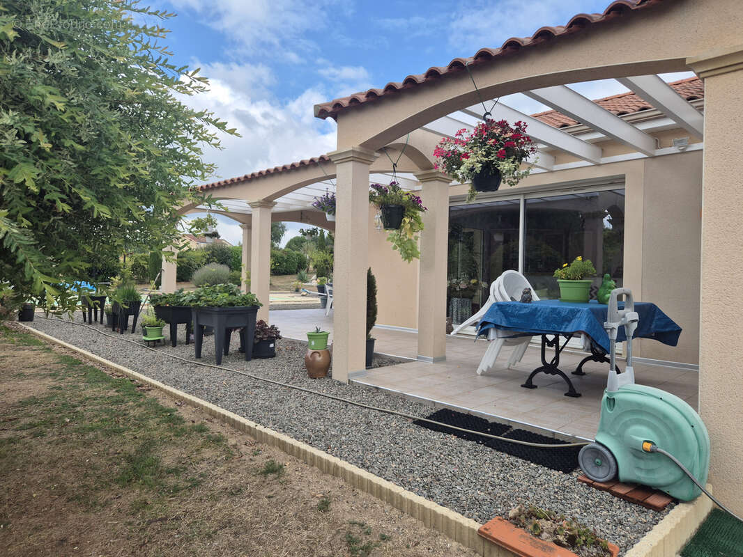 Maison à COGNAC-LA-FORET