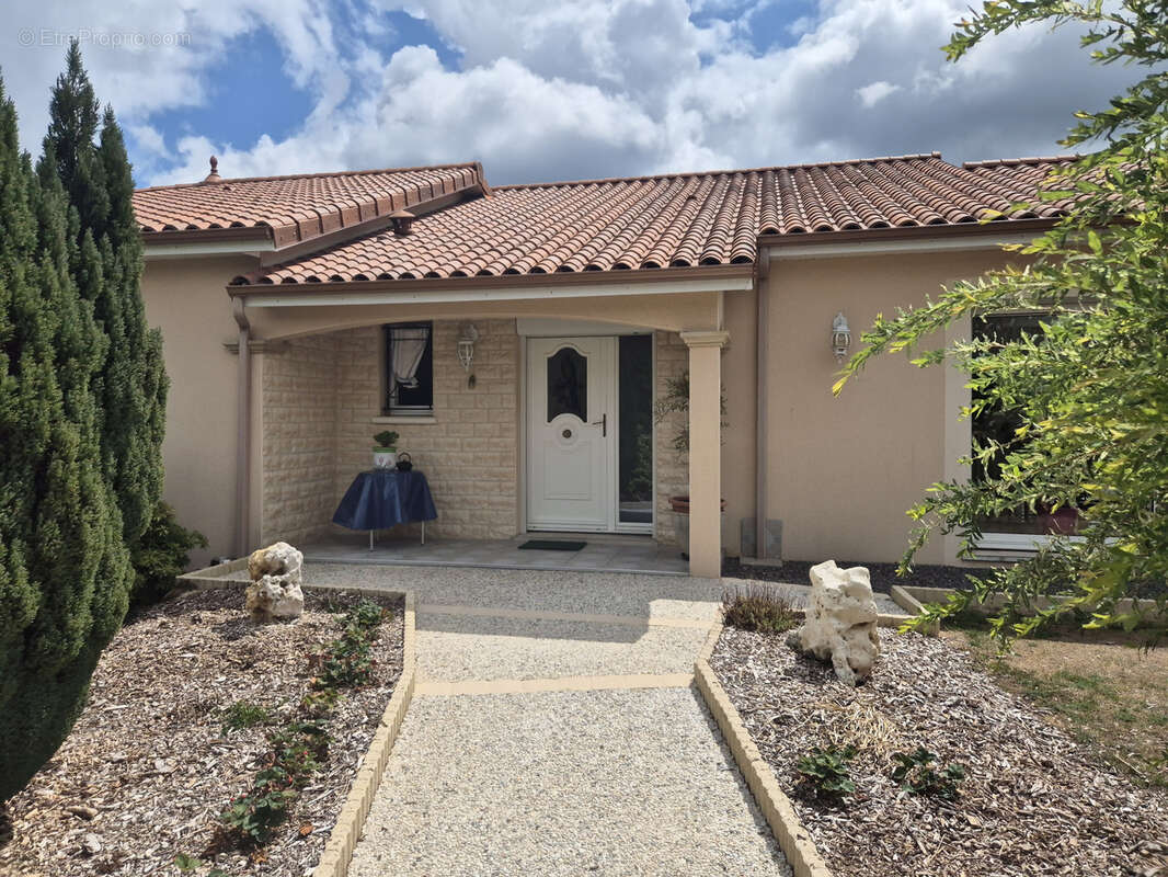 Maison à COGNAC-LA-FORET