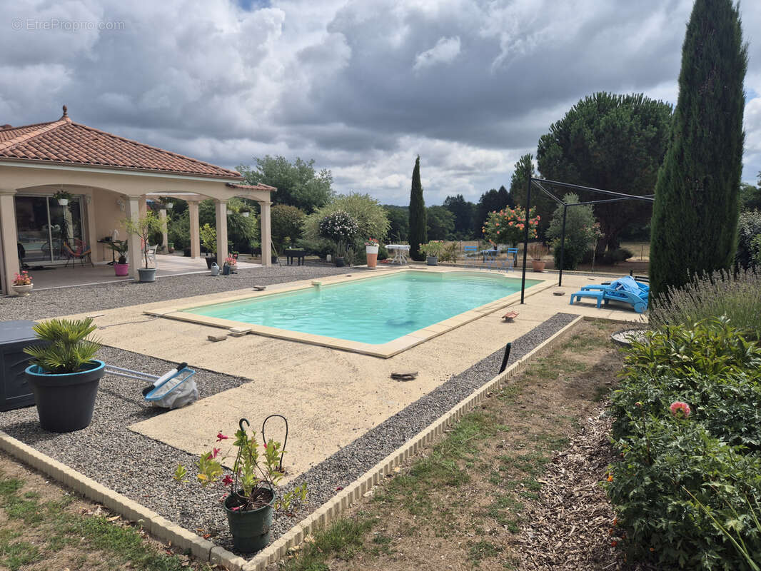 Maison à COGNAC-LA-FORET