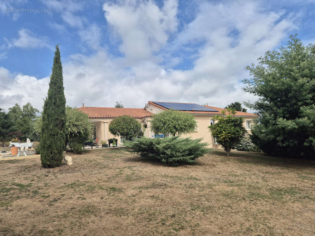 Maison à COGNAC-LA-FORET