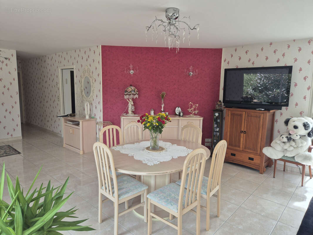 Maison à COGNAC-LA-FORET