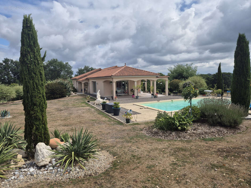 Maison à COGNAC-LA-FORET