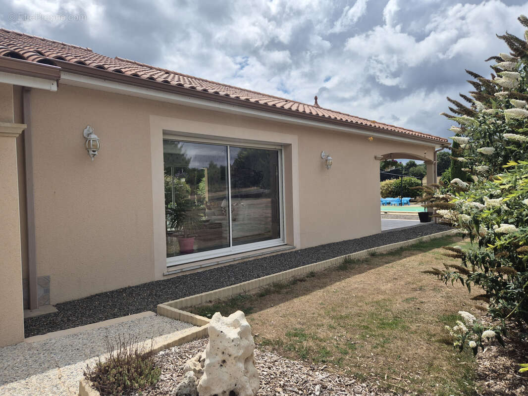 Maison à COGNAC-LA-FORET