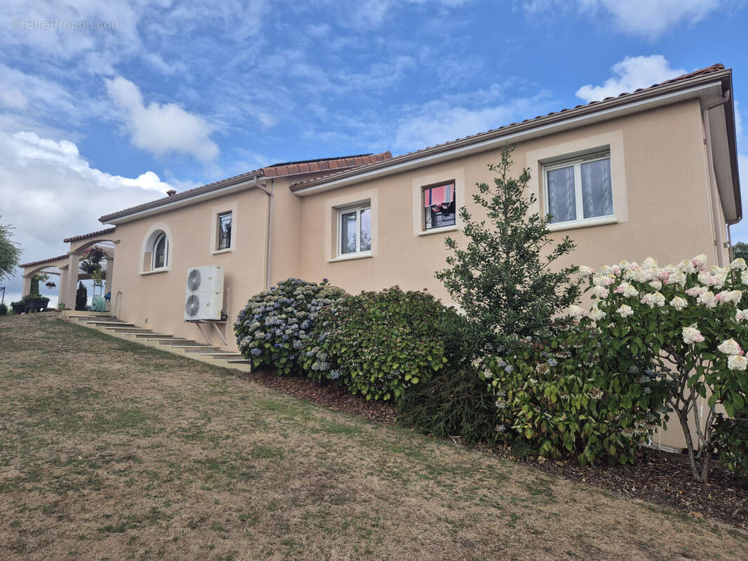 Maison à COGNAC-LA-FORET
