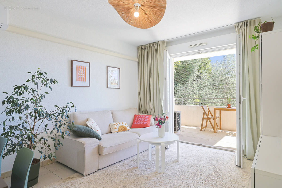 Appartement à CUERS