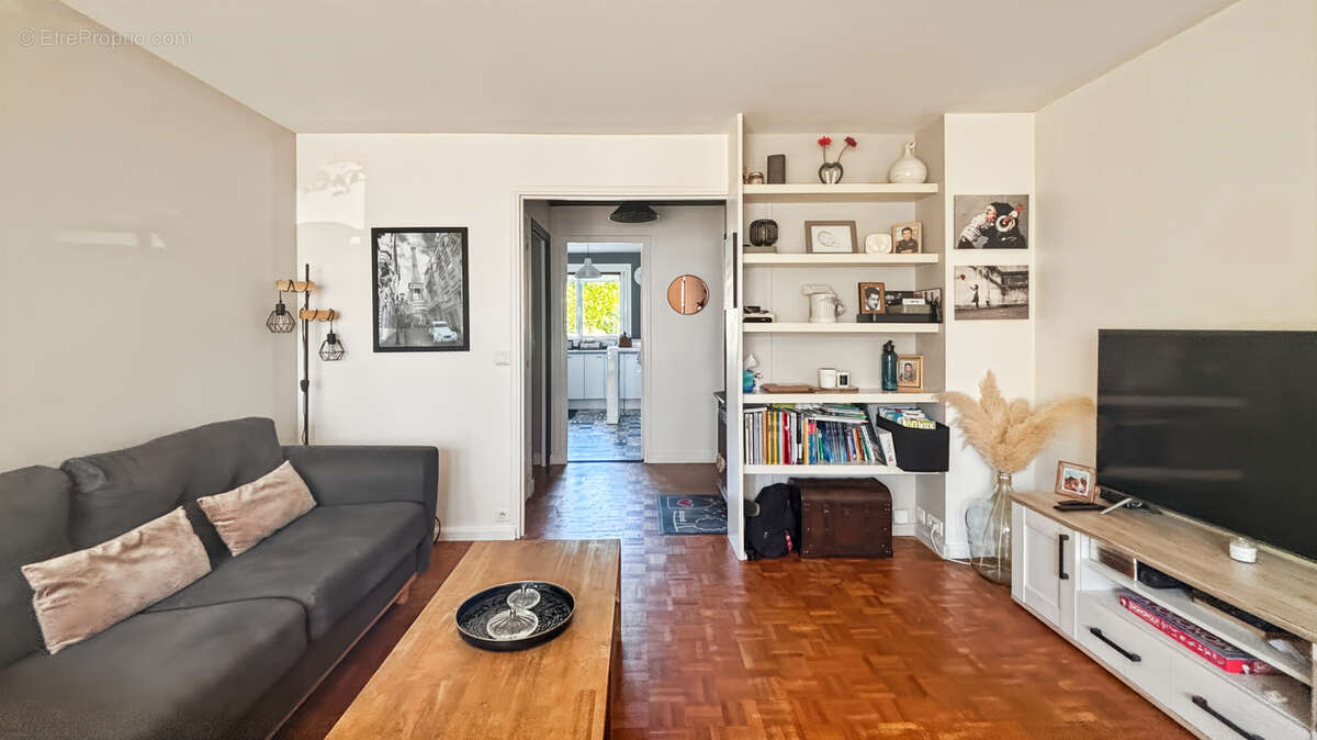 Appartement à NEAUPHLE-LE-CHATEAU