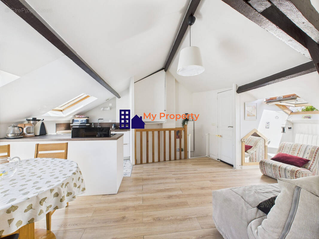 Appartement à HOUILLES