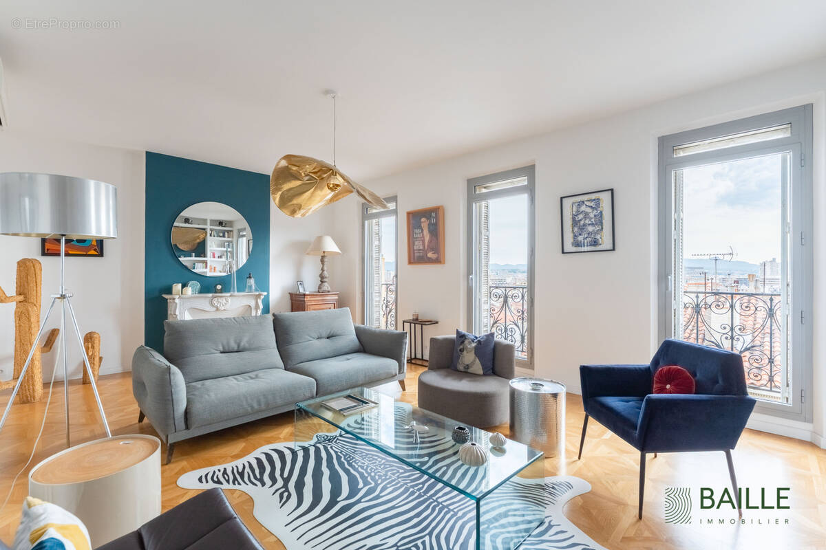 Appartement à MARSEILLE-8E