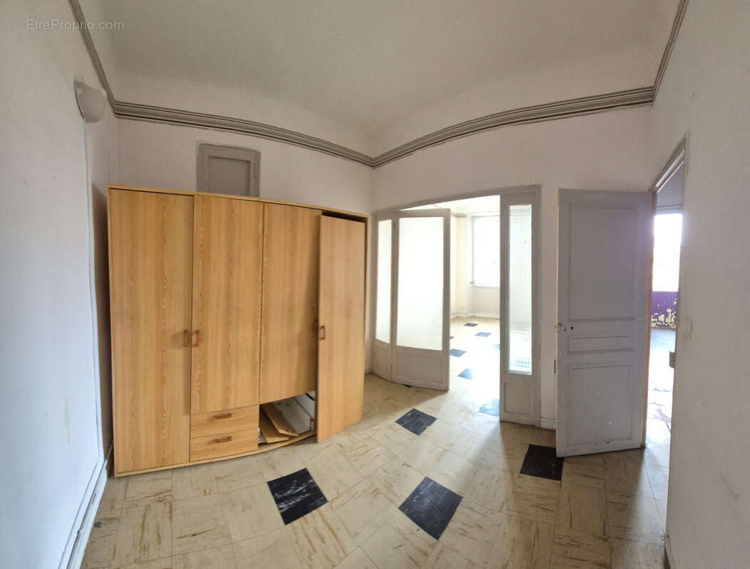 Appartement à MARSEILLE-3E