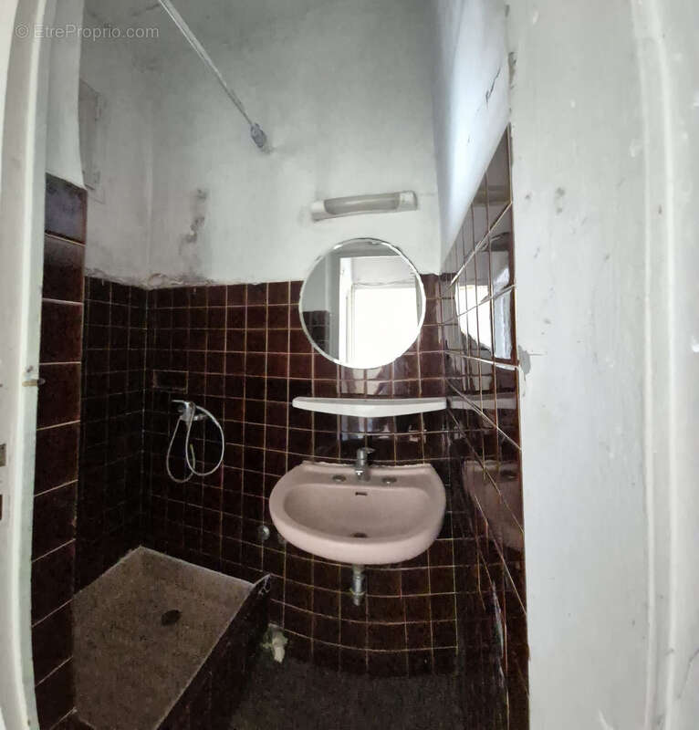 Appartement à MARSEILLE-3E