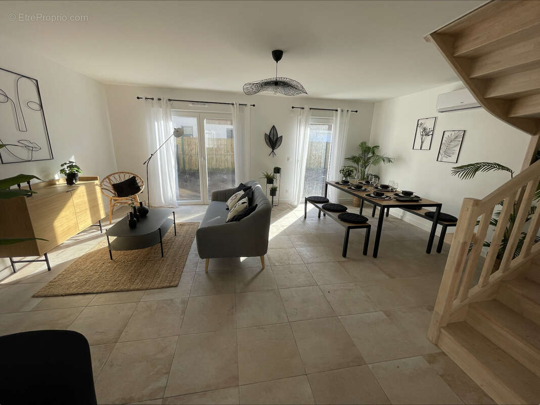 Maison à PAREMPUYRE