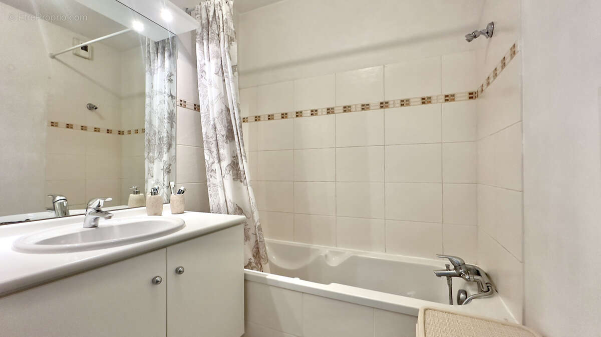 Appartement à SAINTE-FOY-LES-LYON