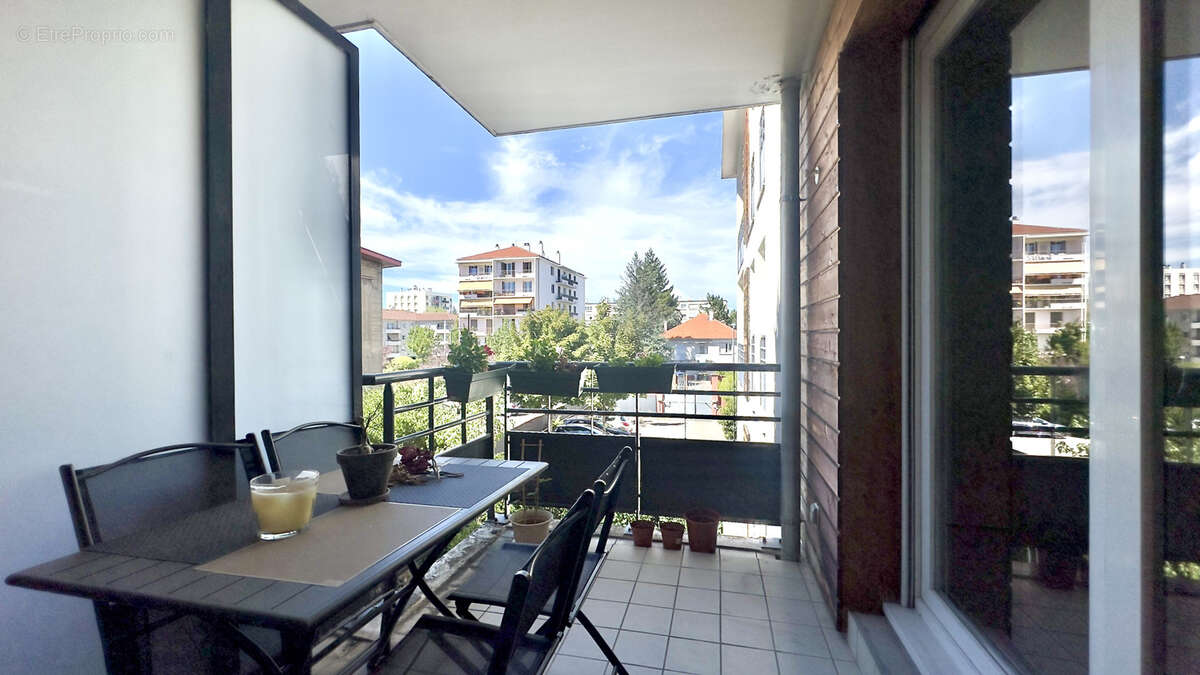 Appartement à SAINTE-FOY-LES-LYON