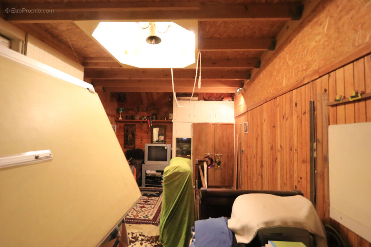 Maison à CRUZY-LE-CHATEL