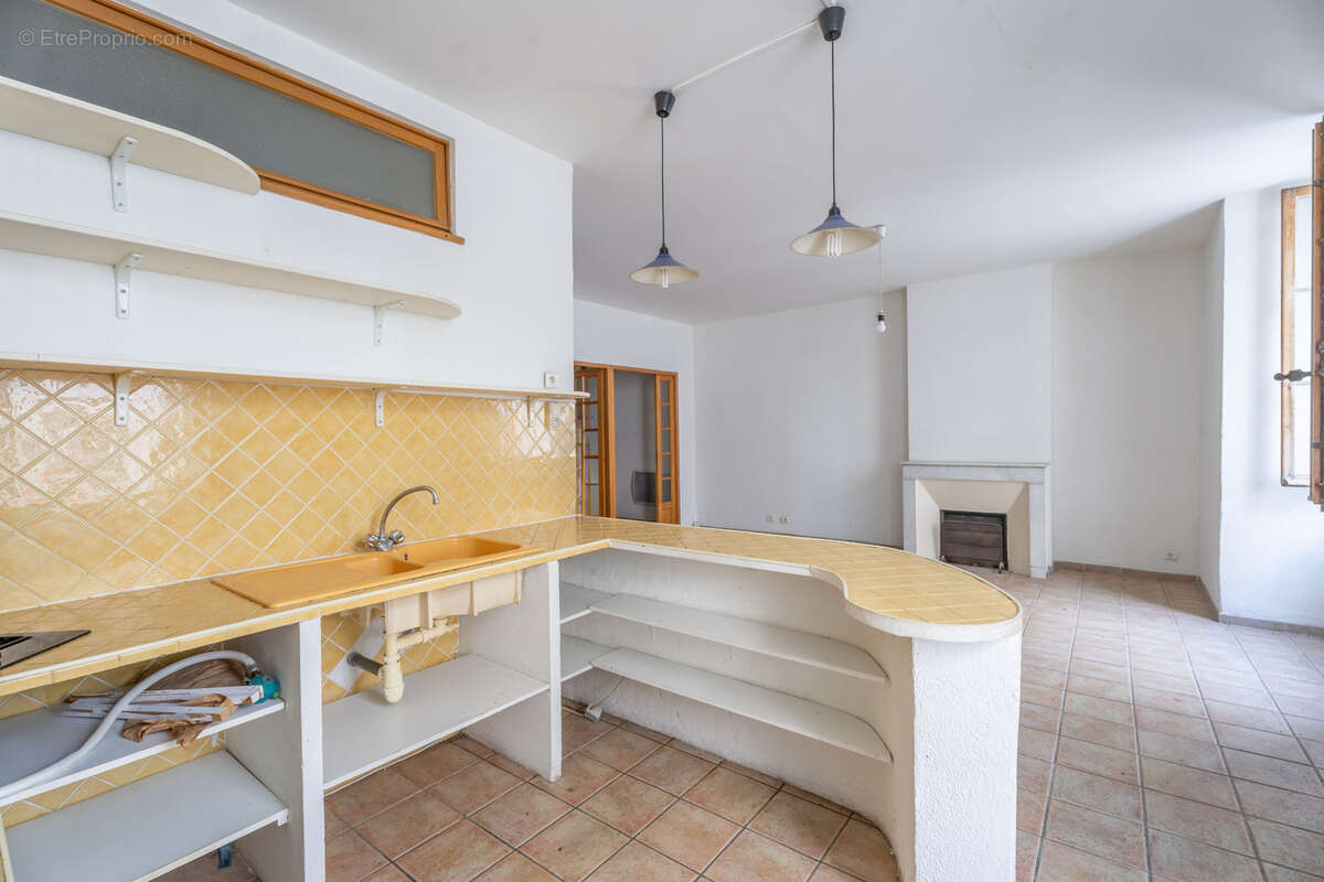 Appartement à MARSEILLE-2E