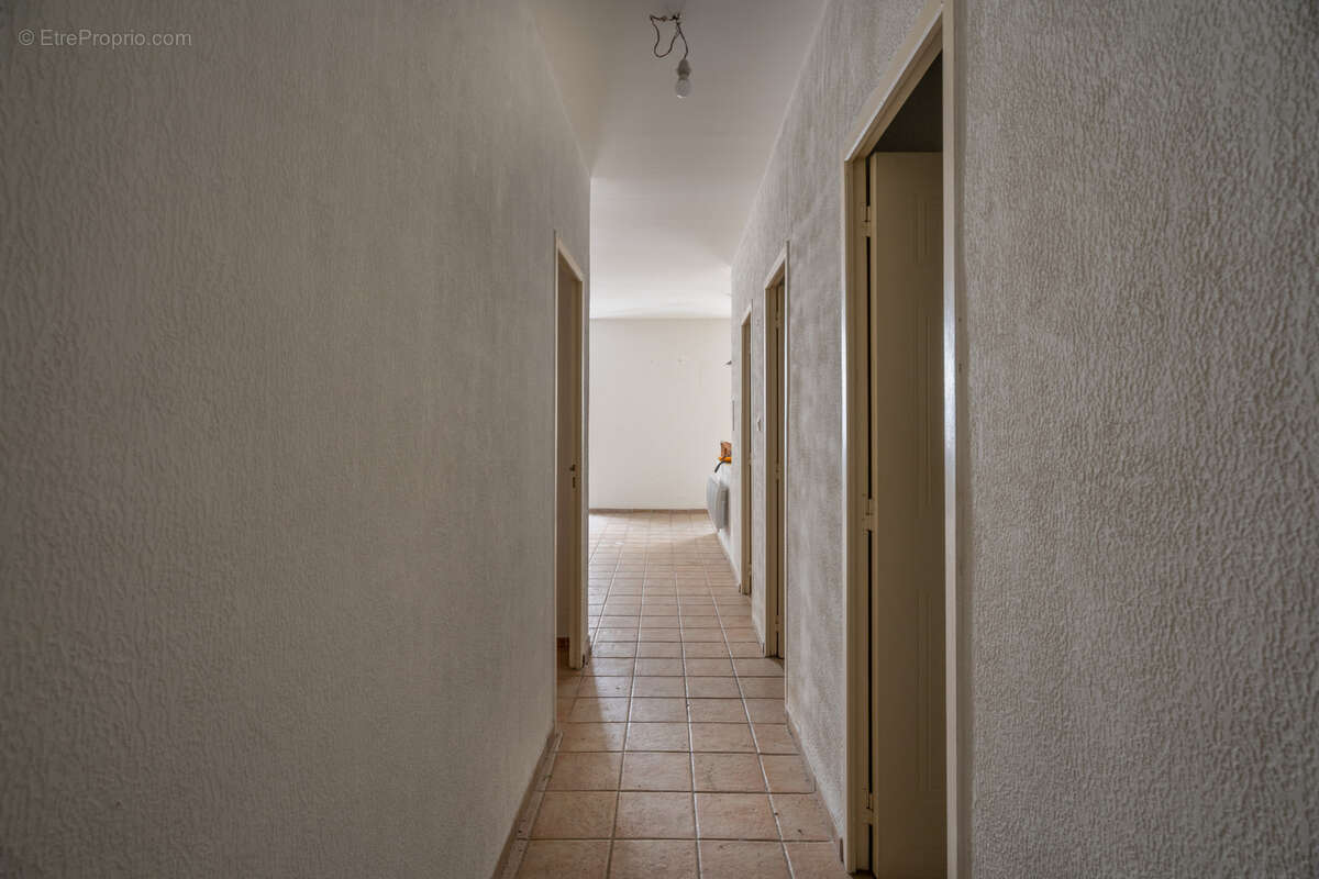 Appartement à MARSEILLE-2E