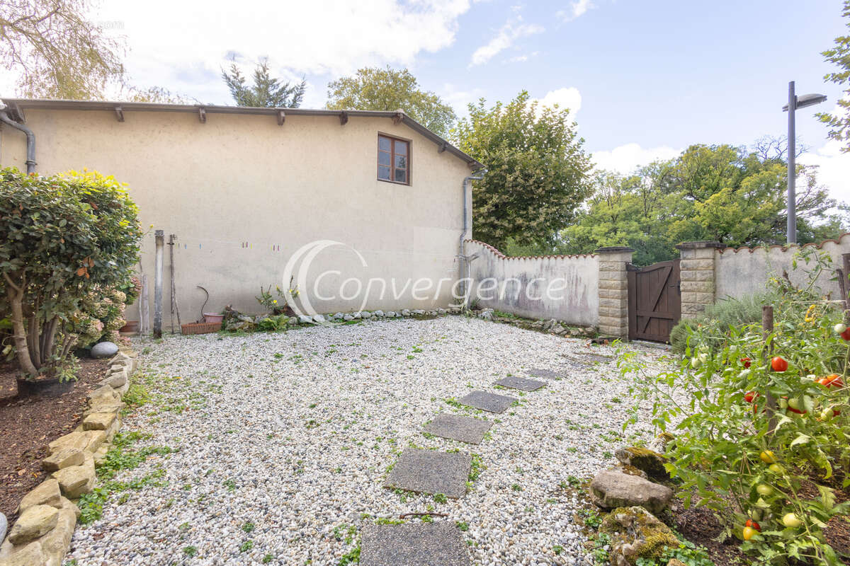 Appartement à CHABANAIS