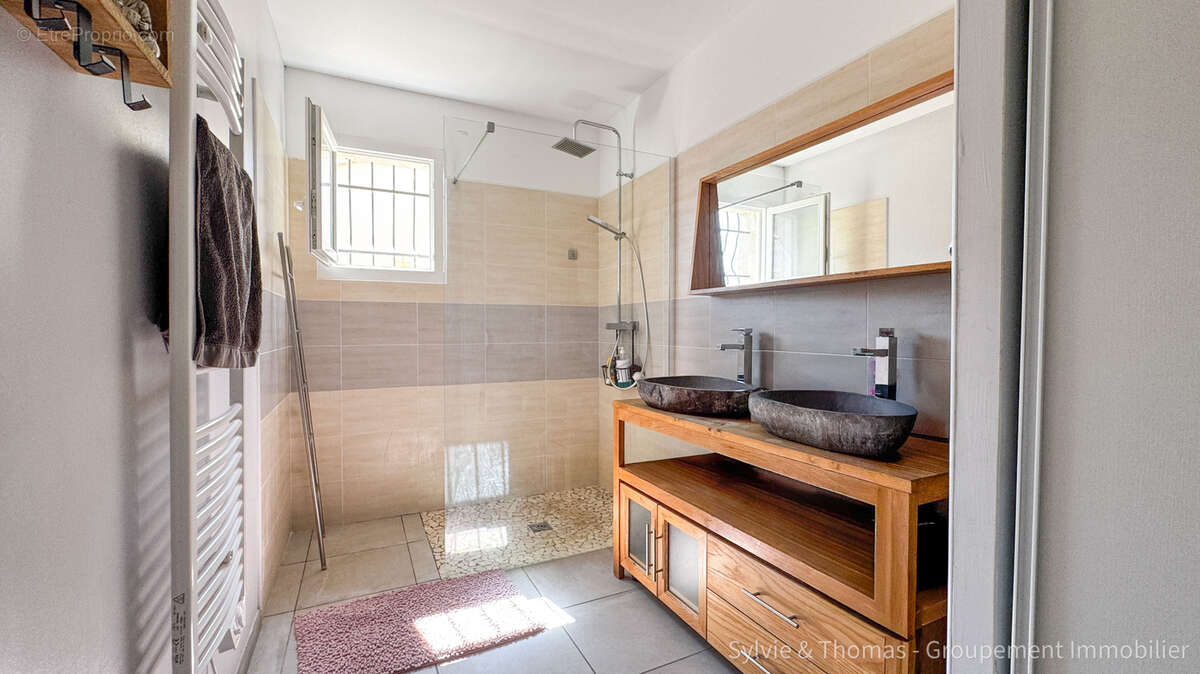 Maison à SAINT-GENIES-DE-COMOLAS