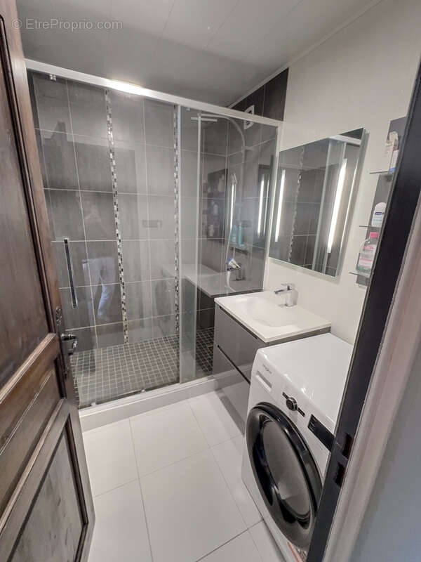 Appartement à CARROS