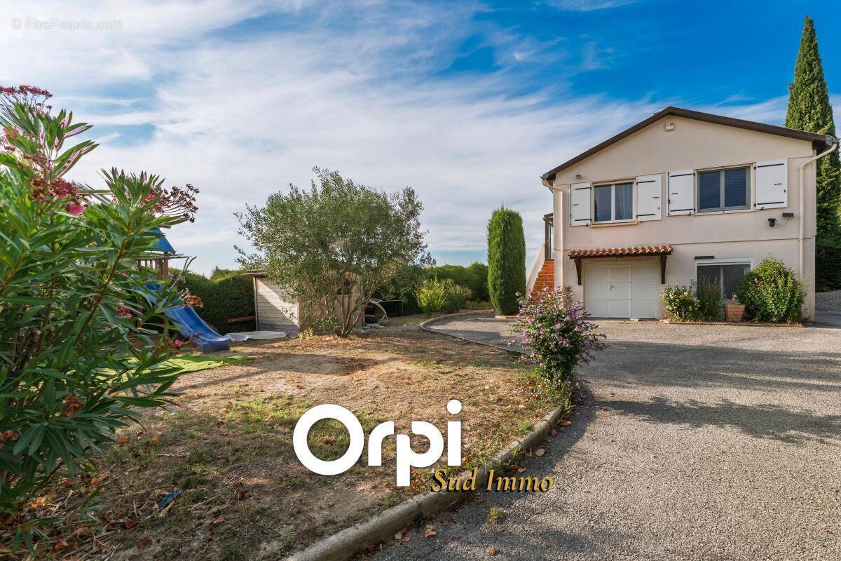 Maison à VILLENEUVE-DE-BERG