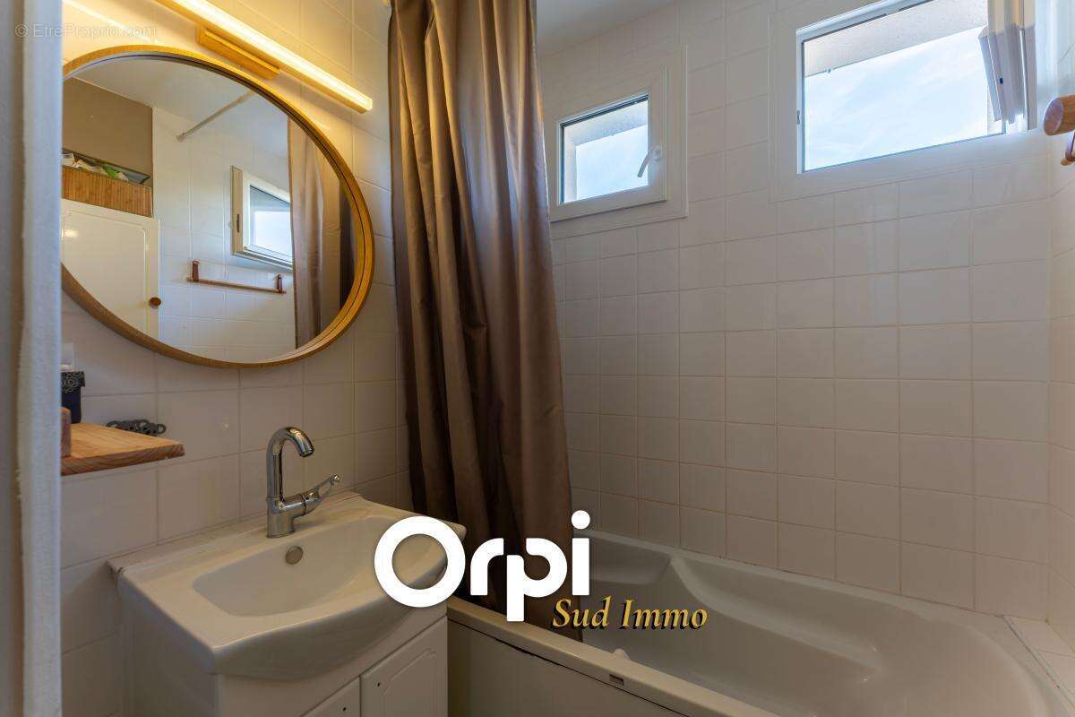 Maison à VILLENEUVE-DE-BERG