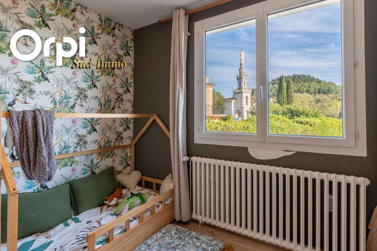 Maison à VILLENEUVE-DE-BERG