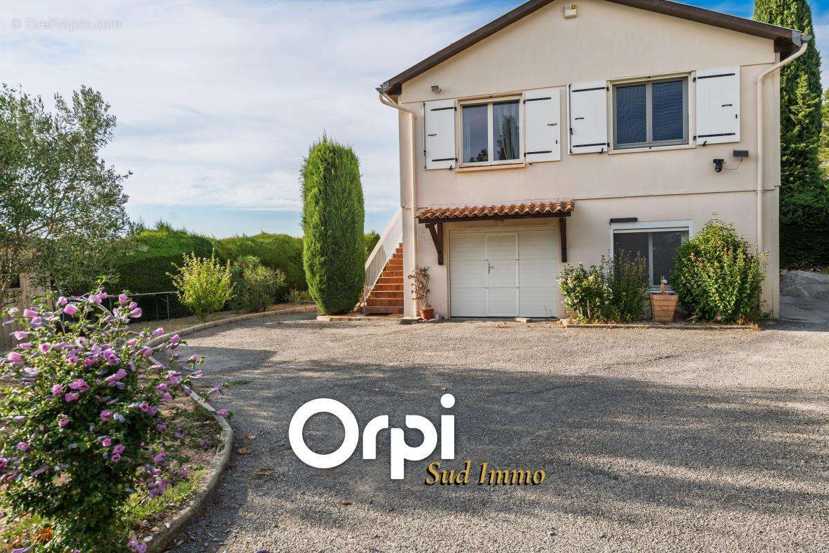 Maison à VILLENEUVE-DE-BERG