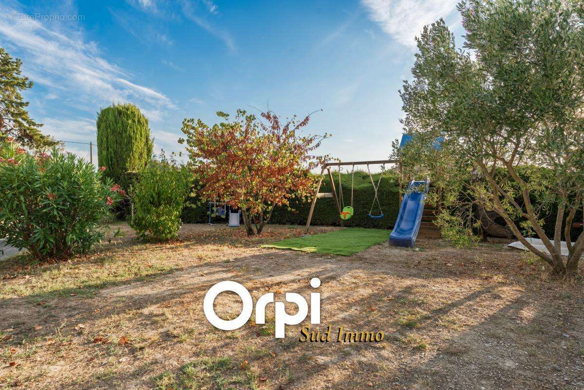 Maison à VILLENEUVE-DE-BERG