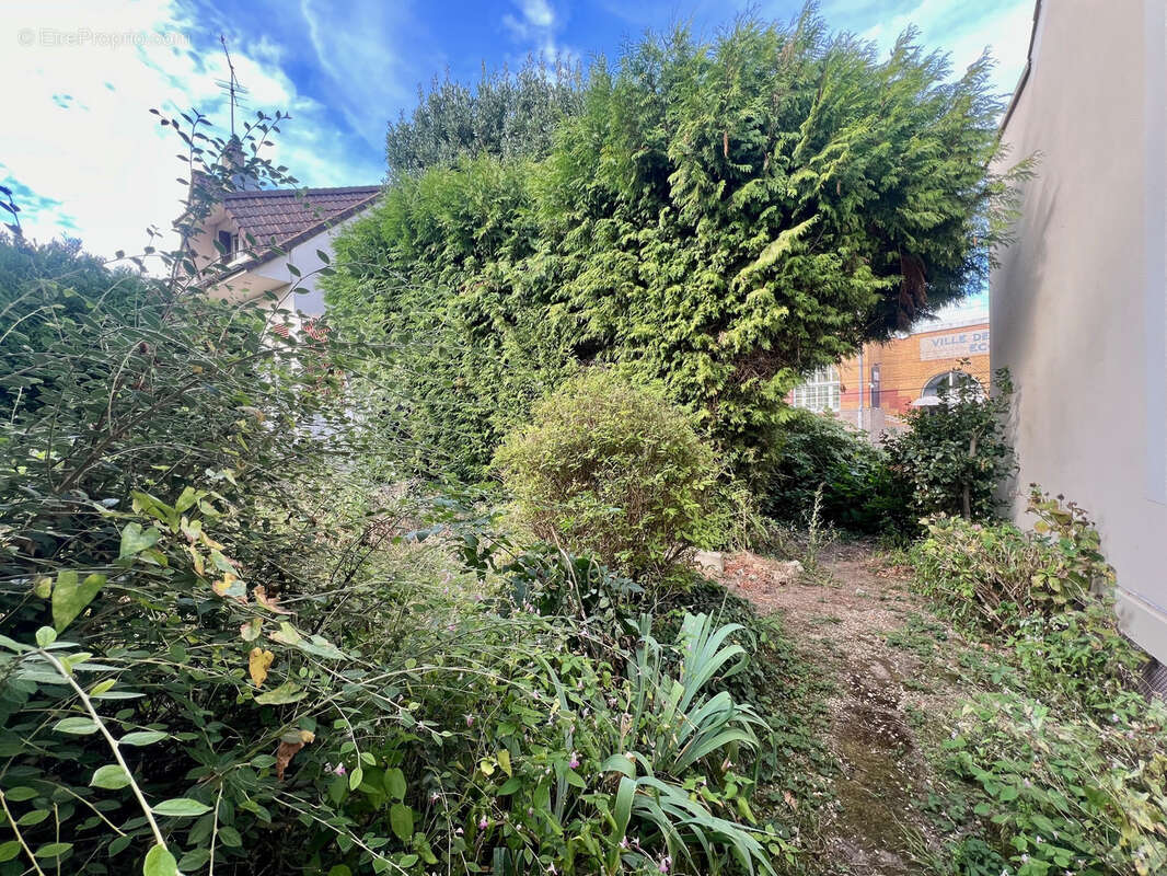 Terrain à SAVIGNY-SUR-ORGE