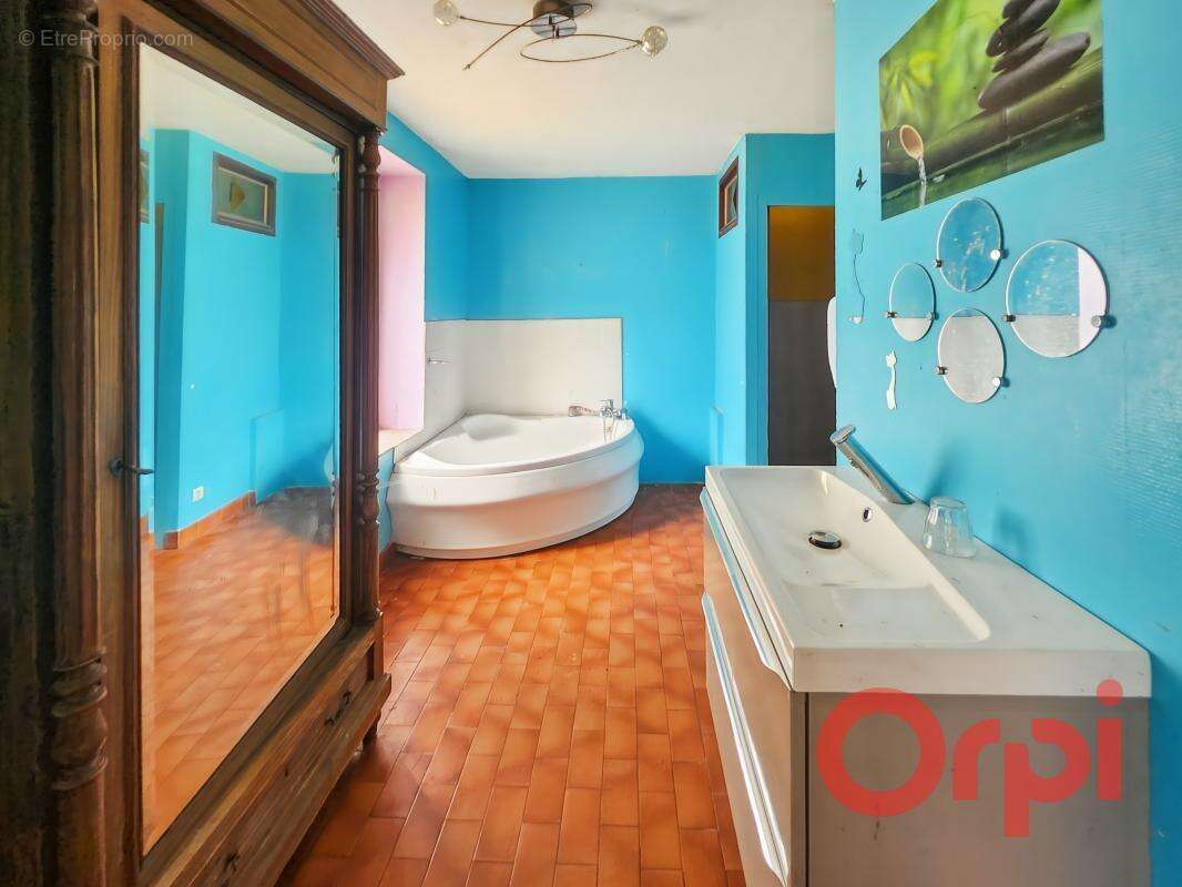 Maison à SAINT-JEANVRIN