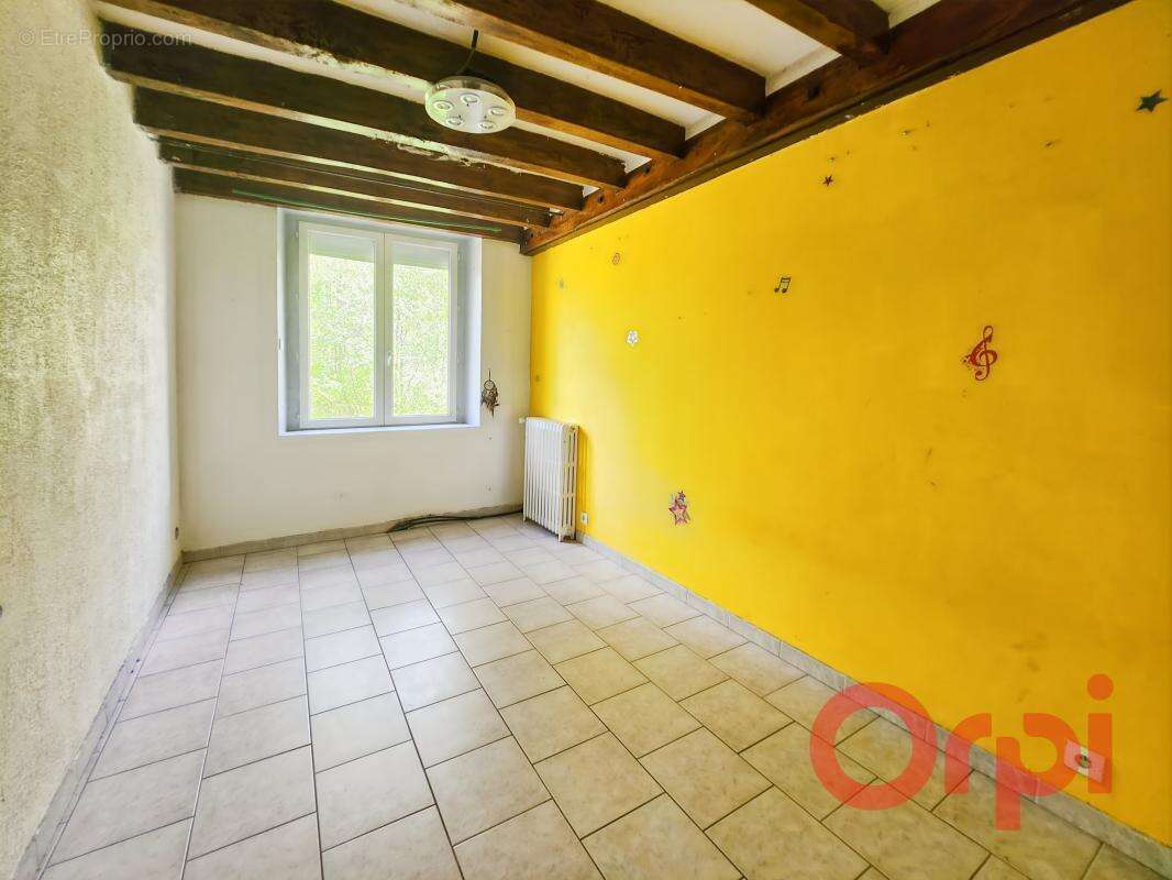 Maison à SAINT-JEANVRIN