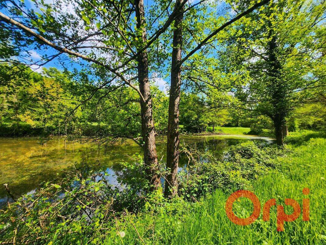 Maison à SAINT-JEANVRIN