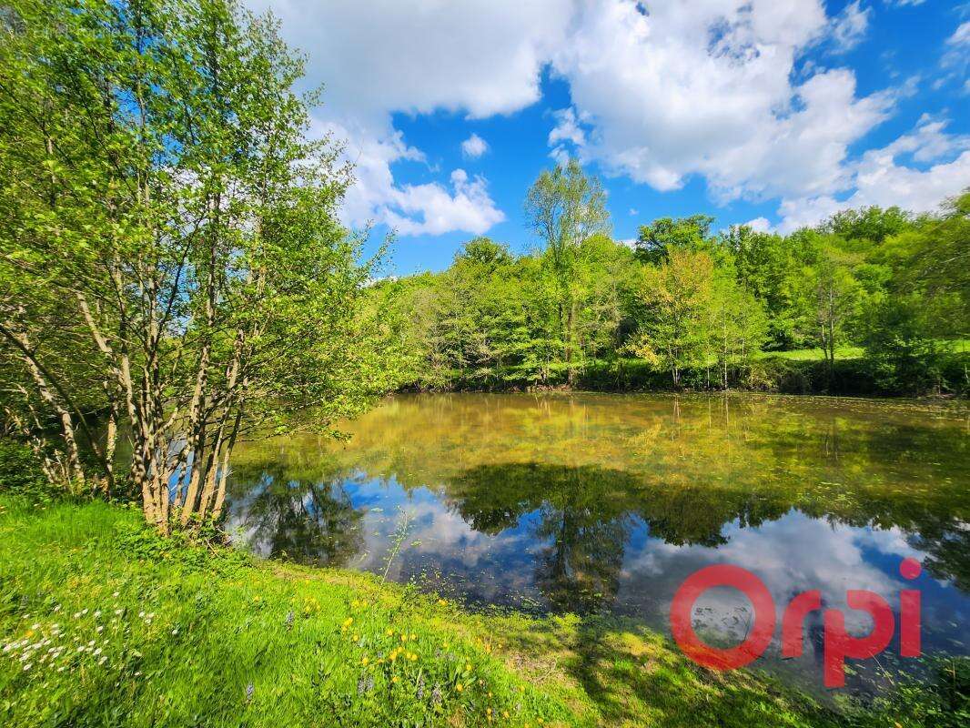 Maison à SAINT-JEANVRIN