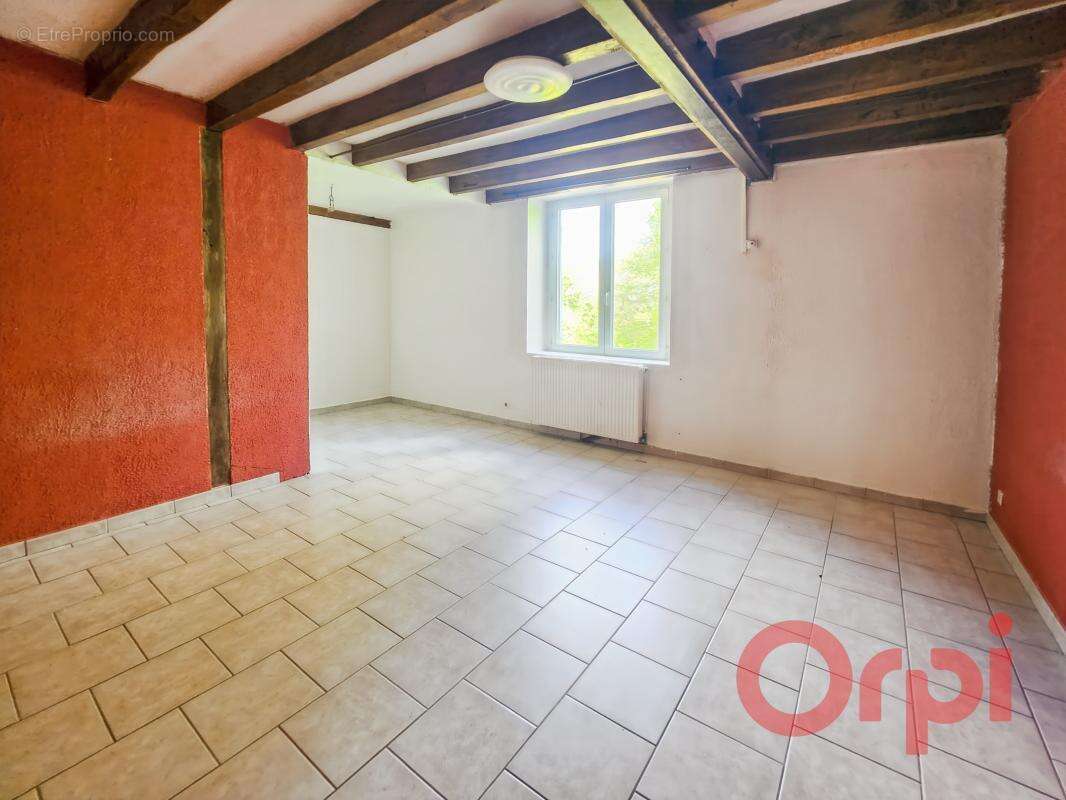 Maison à SAINT-JEANVRIN